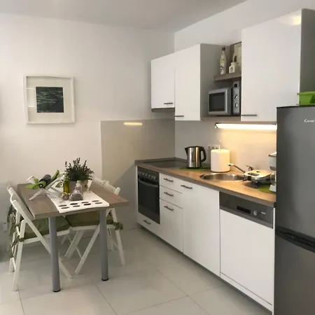 Lavanda Ruzmarin Apartment Njivice