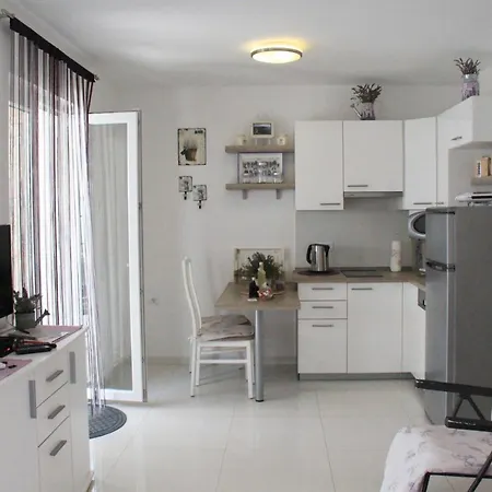 Lavanda Ruzmarin Apartment Njivice