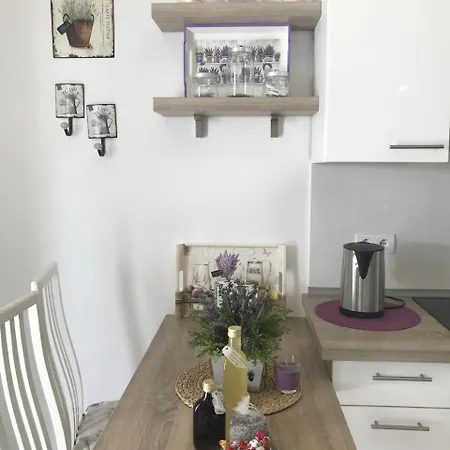 Lavanda Ruzmarin Apartment Njivice