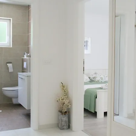 Lavanda Ruzmarin Apartamento Njivice