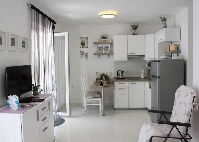 Lavanda Ruzmarin Apartamento Njivice