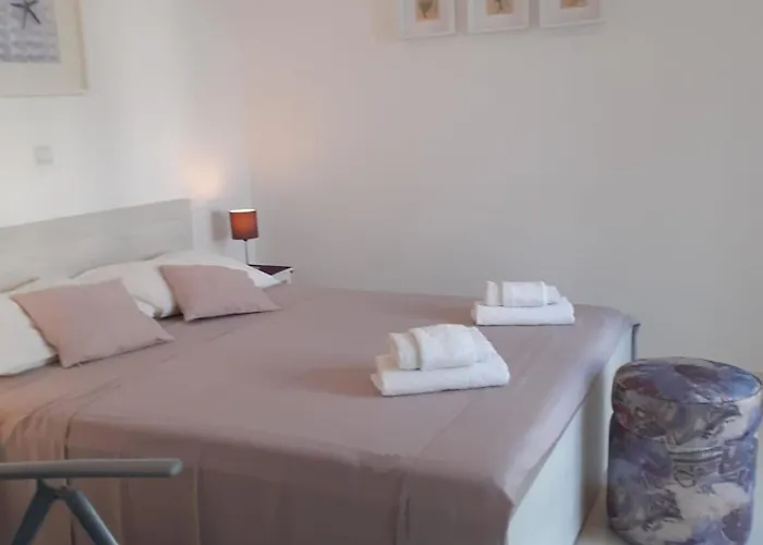 公寓 Lavanda Ruzmarin 奈维斯