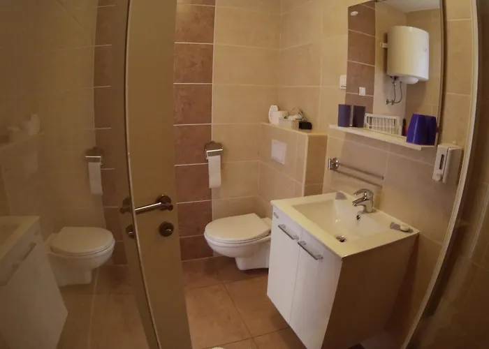 Lavanda Ruzmarin 奈维斯