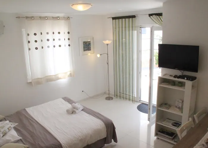 Lavanda Ruzmarin 公寓 奈维斯