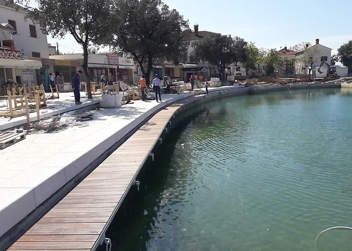 Lavanda Ruzmarin 奈维斯